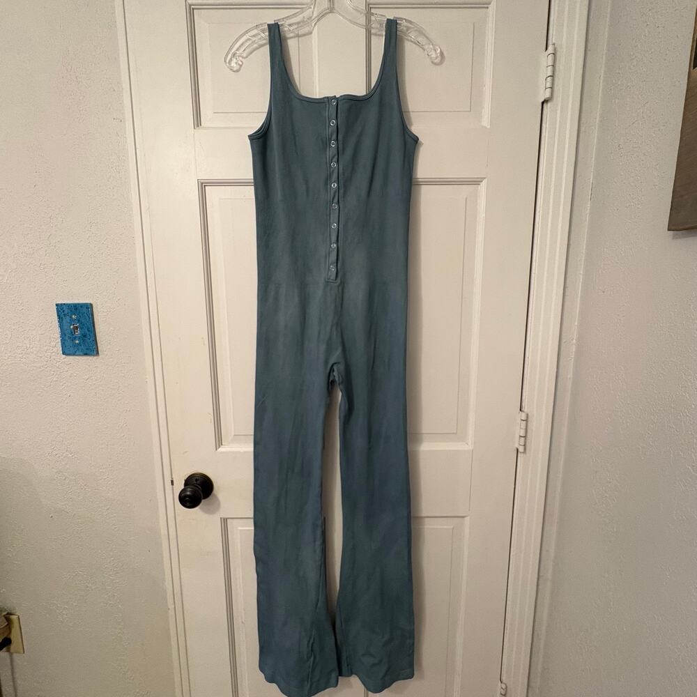 OQQ Large Blue Sleeveless Yoga Workout Jumpsuit Ribbed Active Bell Bottoms Flare